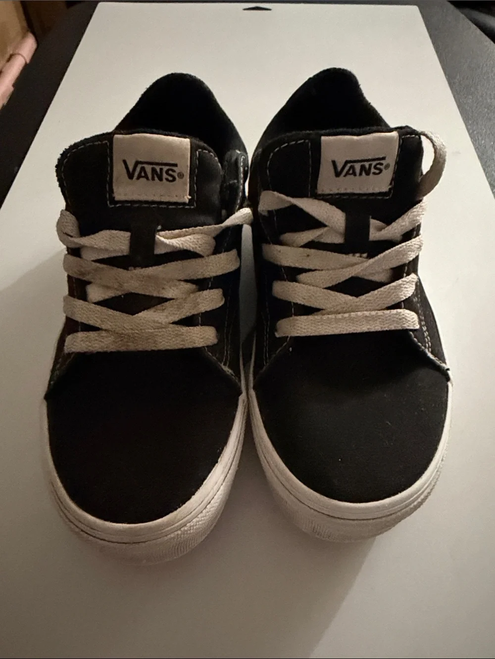 Vans Youth 3.5 big boy Black and White Low-Top Sneakers